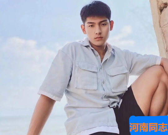 河南体院校草走红，不仅颜值高身材好